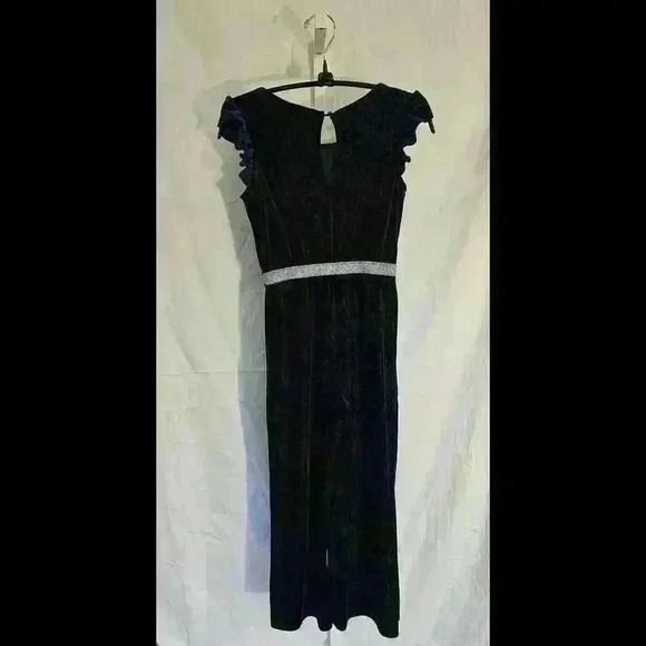 Elegant Navy Blue Velvet Romper with Ruffled Sleeves - Picture 5 of 7